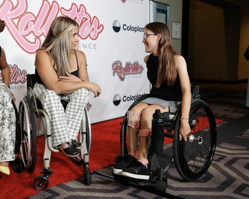 Alycia and Annabelle on the red carpet meeting for the first time.